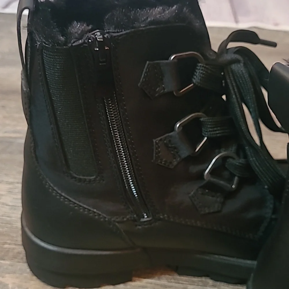 Black Torrid Size 6.5W Fur Lined Side Zip Lace Winter Boots NWOT